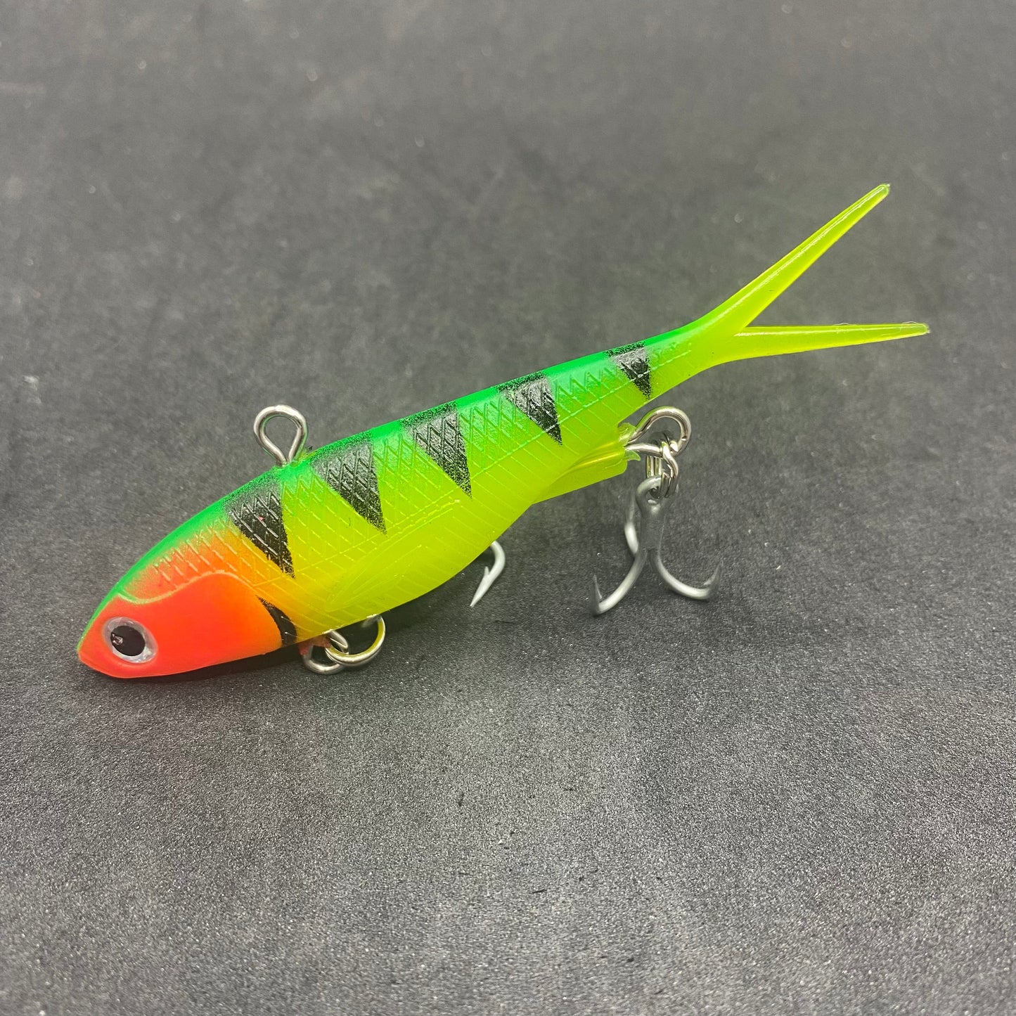 4X strong treble hooks