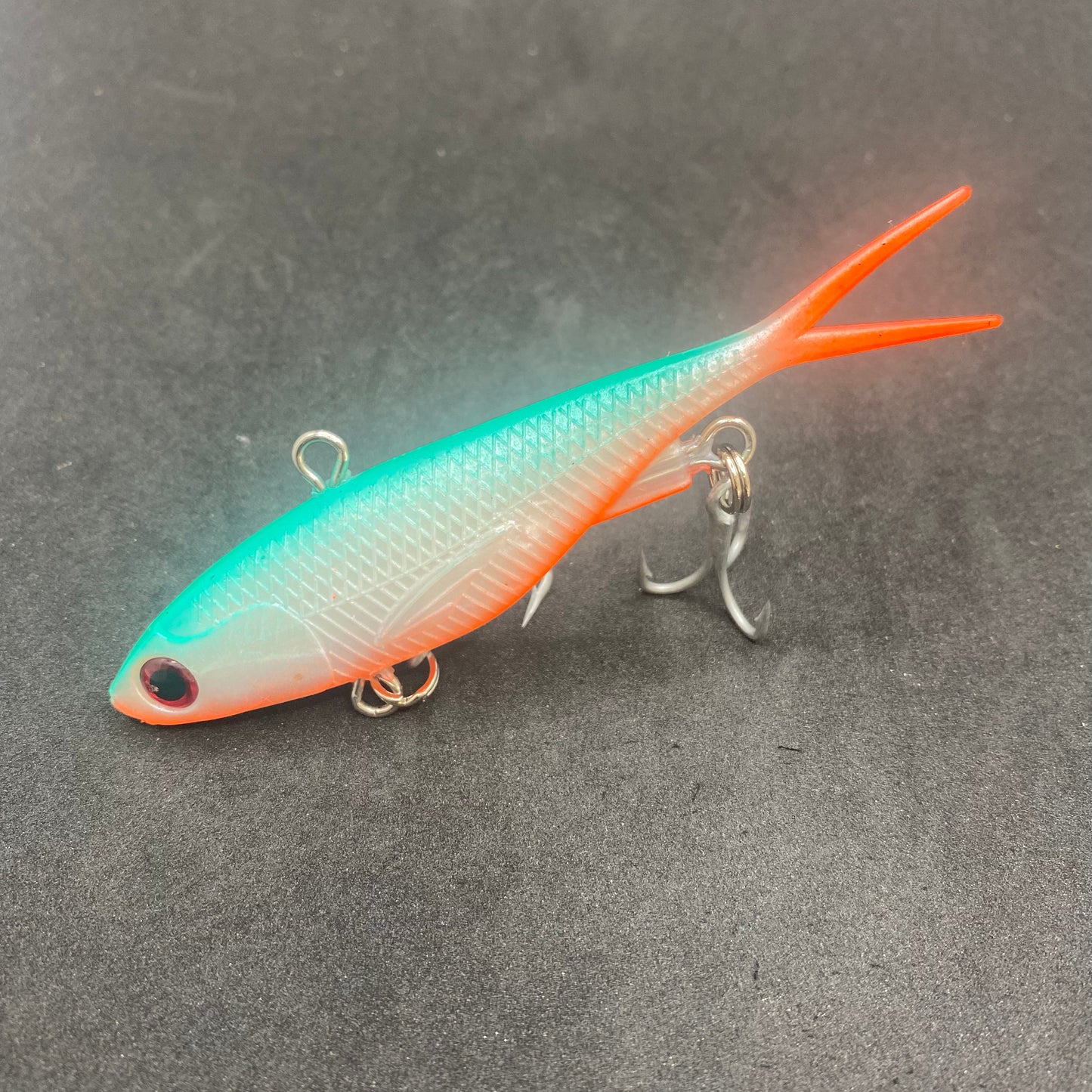 Hard body vibe lure